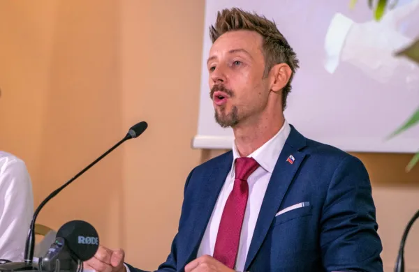 Gregor Bezenšek