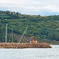 Jadrnica se je potopila.