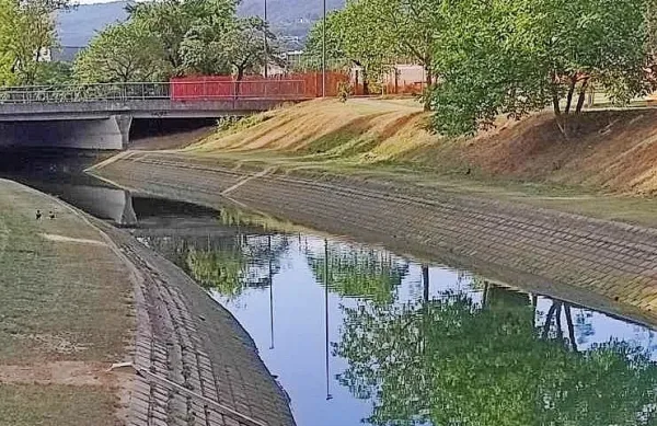 Naprava za dodajanje kisika v Badaševico deluje vsak dan, a se 
vmes izklopi in ponovno zažene, da se prepreči njeno pregrevanje. 