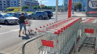 Mnogi, predvsem potrošniki,  pričakujejo dodatne ukrepe za 
blažitev draginje.