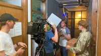 V teh dneh je v Novi Gorici na različnih lokacijah tri kratke filme 
ustvarjalo 15 študentov.