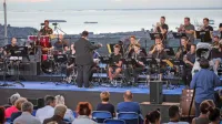 Big band Vrhnika pod vodstvom Branka Mraka je navdušil tudi s 
svojo tolkalsko sekcijo. 