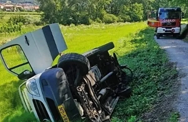 Avtodom pristal na boku