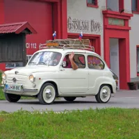Najstarejši veteran - 63. let star fiat 600 - se še brez težav odpravi 
po svetu. Tudi na panoramsko vožnjo po šebreljski planoti se je.
