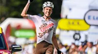  Luksemburžan Bob Jungels je zmagovalec devete etape kolesarske dirke po Franciji.