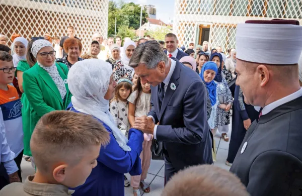 

Organizacijski odbor je ob letošnji obletnici izpostavil, da so bile  tudi ženske žrtve.