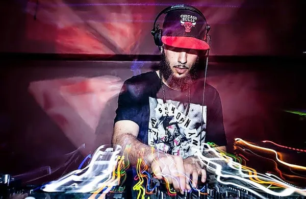Nedavno preminulemu DJ Kareemu Da Liju je festival JEFF 
posvetil sejem gramofonskih plošč.