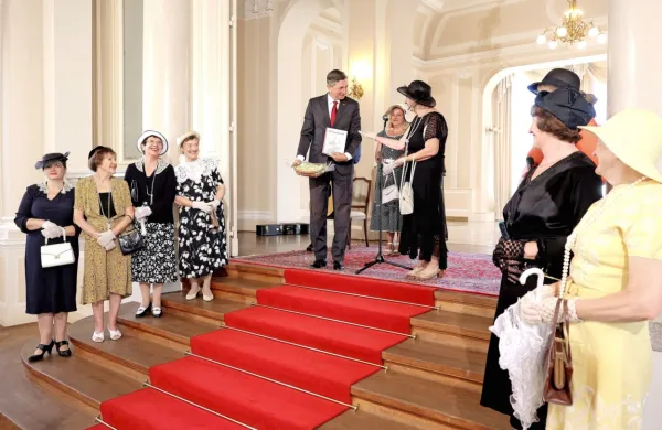 Dru&scaron;tvu aleksandrink zahvala predsednika republike