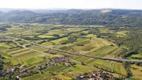 Tudi letošnje razmere pritrjujejo trditvam, da je namakanje nujno 
za obstoj in razvoj kmetijstva v Vipavski dolini. 