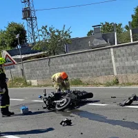 Po&scaron;kodovanega motorista odpeljali v bolni&scaron;nico