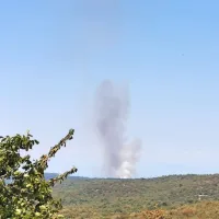     Pogled na prizorišče novega požara s Kostanjevice na Krasu