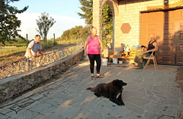 Hijacinta Lisjak ob težavah  z moteno oskrbo z vodo opozarja tudi 
na škodo, ki jo povzroča nihanje tlaka v ceveh. 