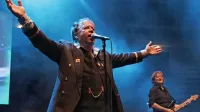 Pero Lovšin in Pankrti pred petimi leti na odru v Stožicah, ko so 
praznovali štiri desetletja nastanka. 