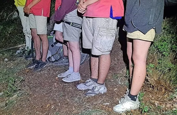 Francoski skavti so bili opremljeni bolj za na plažo kot za v gore.
