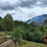 Požar se je vnel na zelo strmem in nedostopnem terenu.