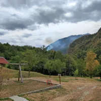 Požar se je vnel na zelo strmem in nedostopnem terenu.