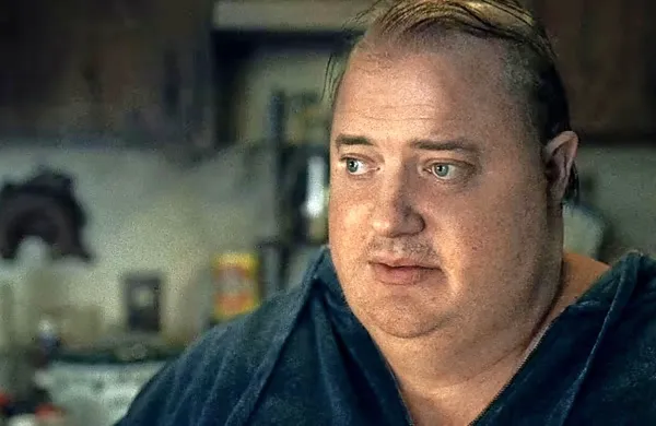 Za vlogo osamljenega učitelja v filmu The Whale se je moral 
Brendan Fraser močno zrediti.
