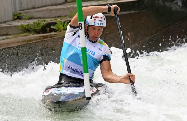 Olimpijski prvak Benjamin Savšek je bil v kvalifikacijah z lahkoto 
drugi in je v odlični formo pred jutrišnjimi zaključnimi boji. 