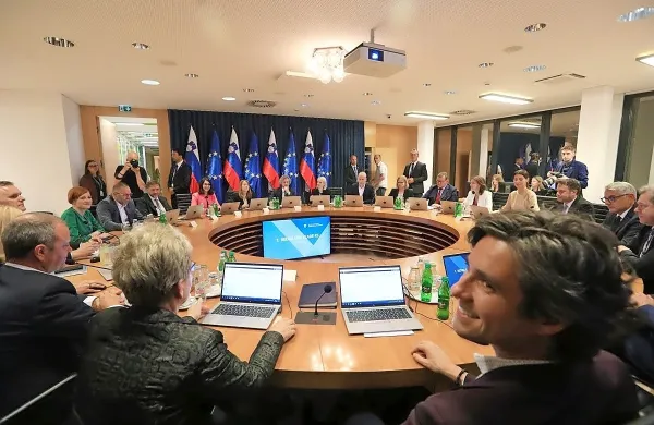 Počitnice bodo za ministrsko ekipo tudi delovne