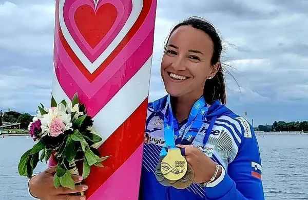 Anji Osterman si je z osvojenimi odličji na tekmah svetovnega 
pokala priveslala lepo popotnico pred svetovnim prvenstvom. 