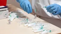 Predvidoma šele oktobra bo na voljo novo cepivo zoper covid-19, 
ki bo vsebovalo tudi zaščito pred različicami omikron. 