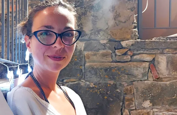Vesna Hauschild je na rezidenci v hiši Alojza Kocjančiča napisala več 
pesmi o nesmislih in stiskah  koronadobe, žensko-moških odnosih ... 