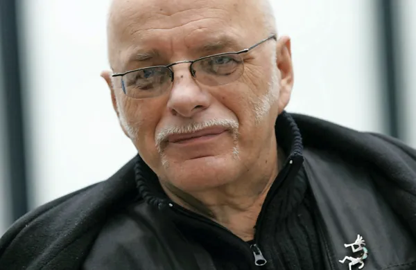 V 77. letu starosti je umrl vsestranski likovni ustvarjalec Kostja 
Gatnik.