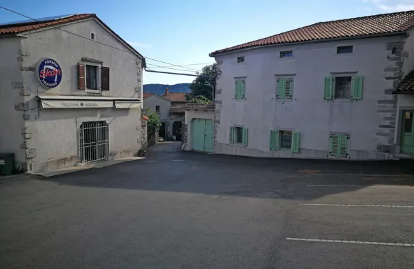 Kraškemu publicistu in narodnemu buditelju se bodo  poklonili s  spominsko ploščo na rojstni hiši v Dutovljah. 

