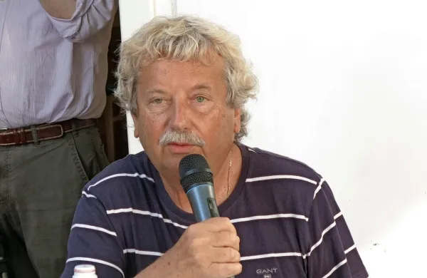 Marij Čuk je v Črnem obroču opisal požig Narodnega doma, 
središča kulturnega, gospodarskega in narodnega življenja Slovencev. 