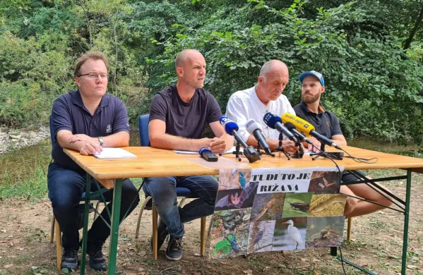 Če bi prišlo do izsušitve struge, bi to bila  ne le ekološka škoda, 
ampak bi bili trajno prizadeti tudi vsi ljudje od izvira do izliva, so 
opozorili člani Ribiške družine Koper.