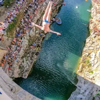 FOTO in VIDEO: Skoki z mosta v Kanalu