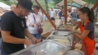 Navkljub rekordnemu obisku praznika idrijskih žlikrofov minulo 
soboto tradicionalne, zaščitene rudarske jedi  ni zmanjkalo.