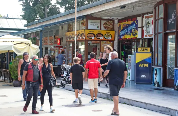 V Portorožu se bodo morali odločiti, kakšno strukturo gostov si  
sploh želijo, saj imajo  zdaj neko mešanico vsega, kar ne paše eno  
z drugim, “nizkocenovne” in elitne hotelske goste.