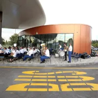  Otvoritev nove avtobusne postaje so pospremili zvoki Pihalnega 
orkestra Koper.
