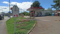 Manjši Petrolov bencinski servis na Vojkovi ulici v Novi Gorici je bil 
v petek popoldne tarča neznanega roparja.