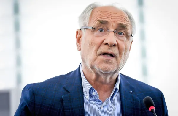 Ivo Vajgl je  najavil kandidaturo za predsednika republike.