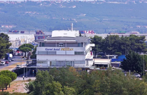 Garni hotel Pristan je tokrat naprodaj za 1,295 milijona evrov.  