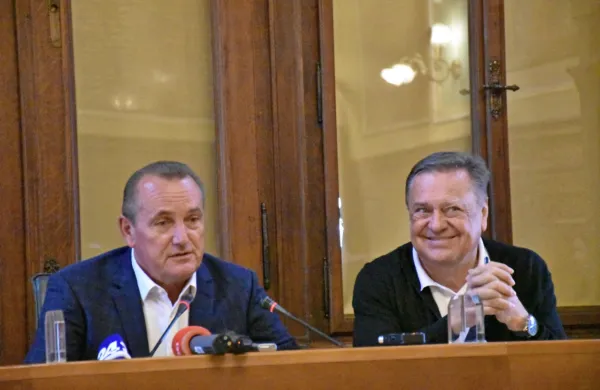 Predsednik OZS Metod Ropret in ljubljanski župan Zoran Janković sta 
prepričana, da je prestolnica na odbojkarsko SP odlično pripravljena.