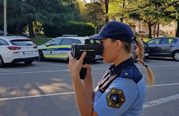 Policisti    so   minuli konec  tedna  poostreno  nadzirali  dogajanje  na  
severnoprimorskih  cestah.  