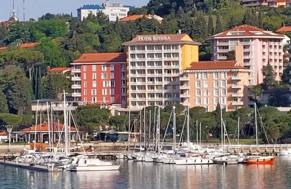 Istrabenz Turizma je v  Dutb, državne slabe banke, ki naj bi jo 
predvidoma do konca leta pripojili k SDH. 