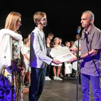 Župan Gregor Strmčnik (desno) in  mladi voditelj prireditve Boris Kalašnikov (levo). 