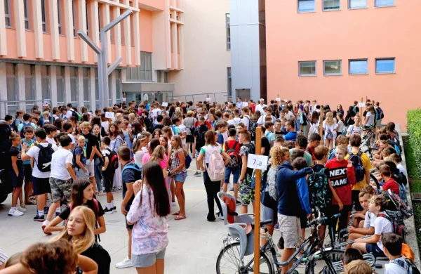 Novogori&scaron;ke &scaron;olske klopi zasedlo 2960 učencev