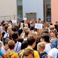 Novogori&scaron;ke &scaron;olske klopi zasedlo 2960 učencev