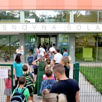 Novogori&scaron;ke &scaron;olske klopi zasedlo 2960 učencev