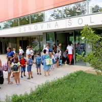 Novogori&scaron;ke &scaron;olske klopi zasedlo 2960 učencev