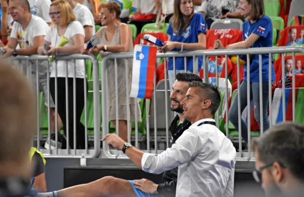 Koprčan Jasmin Čuturić (v belem) je pred tekmami iskal informacije tudi pri izolskem reprezentantu Mitji Gaspariniju.
