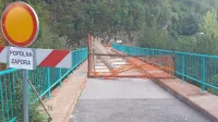 Most je do nadaljnjega zaprt za vozila, naredili so koridor za pešce 
in kolesarje.