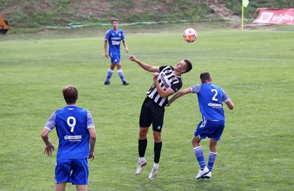 Dekančani (v modrih dresih) bodo po zmagi v Biljah jutri gostili 
Ajdovce. 