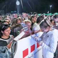 FOTO: Navija&scaron;ko vzdu&scaron;je na polfinalnem večeru pod koprsko steno velikanko
