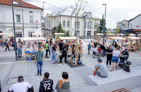 FOTO: PO-stoj na živi ulici